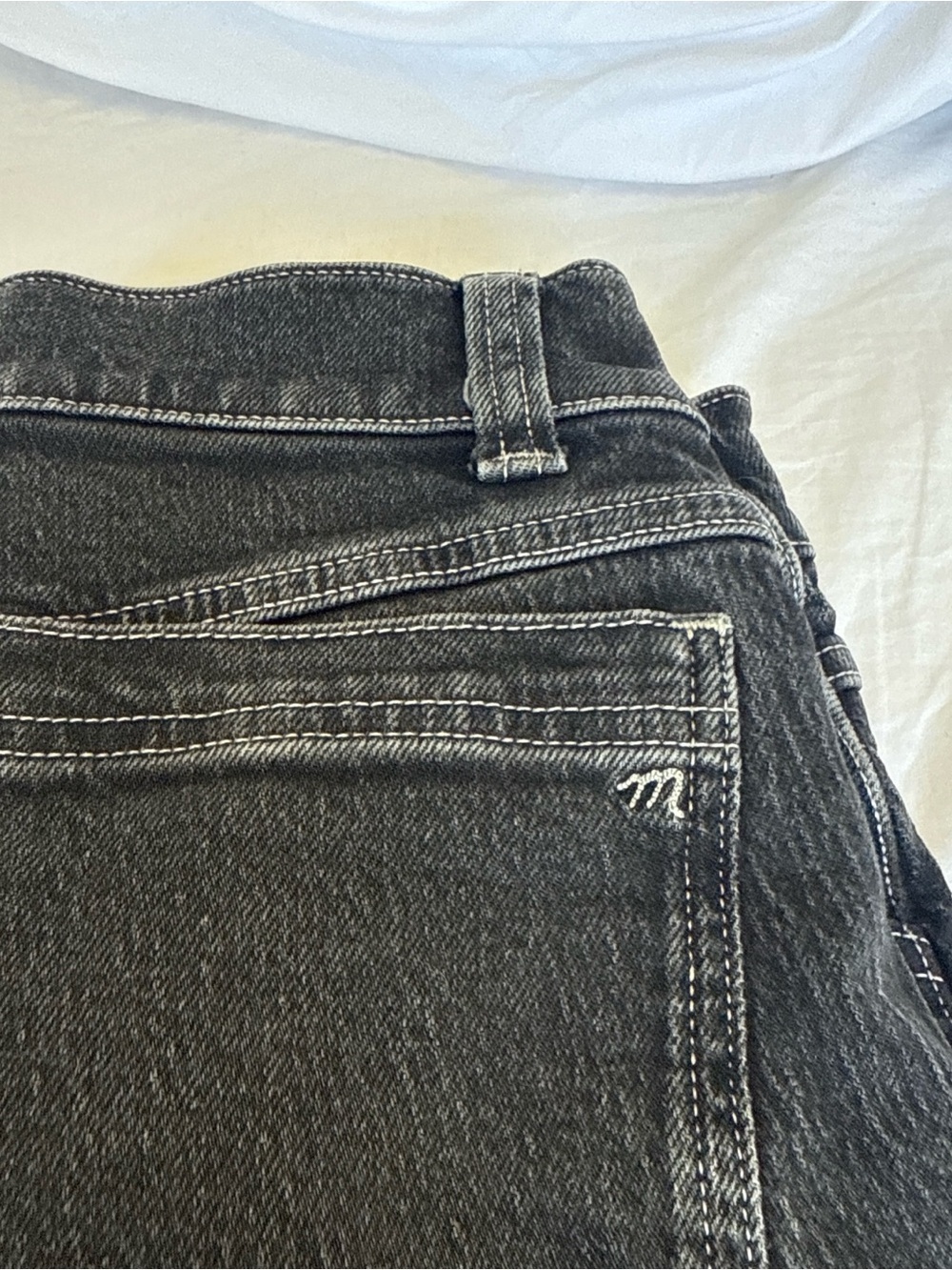Madewell Women's Black Relaxed Jeans - Picture 5 of 7